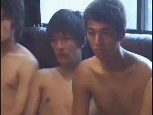 【ゲイ動画ビデオ】古い屋敷で鎖に繋がれたジャニーズ系スリ筋美少年たち三人がまぐわう耽美なBLゲイセックス！