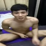 【ゲイ動画】とんでもない筋肉を持つアジア系マッチョイケメンが自撮りしながら巨根を扱く公開オナニー！