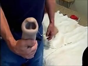 【ゲイ動画ビデオ】これもうフィストファック！　やんちゃ系外国人筋肉イケメンを犯すのは、ペニスを象の鼻のように改造した極太デカすぎちんぽ！