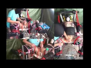 【ゲイ動画ビデオ】ガスマスクに全身高速された筋肉マッチョイケメンのアナルを、玩具が無情に犯してゆくハード機械姦！
