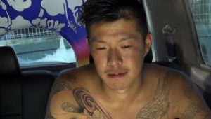 【ゲイ動画ビデオ】海でタトゥー入りのノンケやんちゃイケメンくんをナンパし、車中オナニーをしてもらっちゃいました！