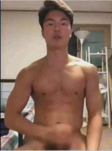 【ゲイ動画】綺麗な筋肉と肌のアジア系筋肉マッチョイケメンが、ライブチャットで巨根オナニー！