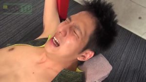 【ゲイ動画ビデオ】スジ筋イケメンを拘束して自由を奪い、筋肉イケメンがオラ責めで強制連続射精させる！