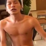 【ゲイ動画】誰もいない放課後の教室で、やんちゃ系筋肉イケメンDKがジャニーズ系スリ筋美少年とちんぐり返しアナル舐めや立ちバックで合体遊戯♪