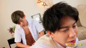 【ゲイ動画ビデオ】恋バナからいい雰囲気になっちゃったジャニーズ系スリ筋美少年とやんちゃ系筋肉イケメンDKがイチャイチャラブなエッチにハッテン♪