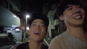 【ゲイ動画ビデオ】仲良しやんちゃイケメンとジャニーズ系美少年が宅飲みでイチャイチャしてたら、自然とエッチにハッテン♪