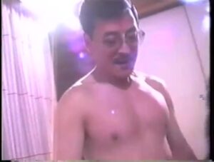 【ゲイ動画ビデオ】渋いいぶし銀イケオジ、アナルファックも出来る筋肉美青年を犬のように飼う！