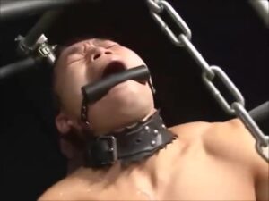 【ゲイ動画ビデオ】ハード強調でアナルをディルド拡張、蝋責めにスパンキングのオラオラ責めに苦悶する筋肉イケメン！