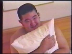 【ゲイ動画ビデオ】超絶可愛いぽっちゃりクマ系イケメンくんをお風呂で巨根尺八して手コキで射精させる！