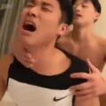 【ゲイ動画】ベッド争奪戦で喧嘩していたら、いつしかイチャイチャセックスになっちゃってたスジ筋イケメンと筋肉美青年www