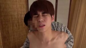 【ゲイ動画ビデオ】過剰セクハラ!?　ジャニーズ系スリ筋美少年部下の身体を狙っているイケオジ上司、出張と称して温泉宿ファックに持ち込む！