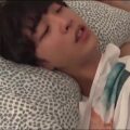 【ゲイ動画】エアコン修理に来た筋肉イケメン作業員、依頼主のジャニーズ系スリ筋美少年のアナルまで巨根で具合調整しちゃった！