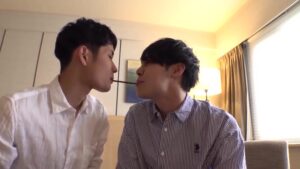 【ゲイ動画ビデオ】二人きりのハメ撮りに挑戦するスリ筋美少年と筋肉イケメンくんの、照れながらイチャイチャセックスが熱くて可愛いんです♪