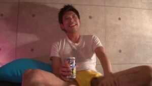 【ゲイ動画ビデオ】酒に酔わせてモロ感になったやんちゃ系筋肉イケメンをトロトロになるまでセックスしちゃう酩酊企画！