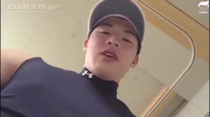 【ゲイ動画ビデオ】野球ユニフォームの上からでも判るほどフル勃起した巨根！　持て余した性欲を解消させてあげようと、オナホ、アナルを提供したよ！