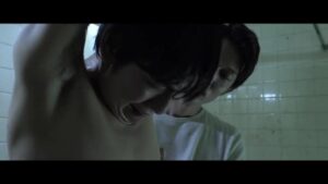 【ゲイ動画ビデオ】倒錯的な調教師の言葉とエネマグラ、そして巨根でじっくり身体を開発されてゆく筋肉イケメン！