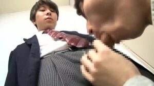  【ゲイ動画ビデオ】筋肉イケメン配達員や、スリ筋美少年DKなど、様々な制服、ユニフォームを装着したままエッチを楽しむシチュエーションが集まってる♪