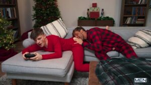 【ゲイ動画ビデオ】クリスマスに大好きなスジ筋イケメン彼氏とゲームを楽しみ、セックスを愉しんで幸せを噛みしめるスリ筋美少年外国人♪