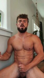 【ゲイ動画ビデオ】多種多様なガチムチイケメン、スジ筋イケメン外国人たちのオナニー射精瞬間を集めたオムニバス動画！