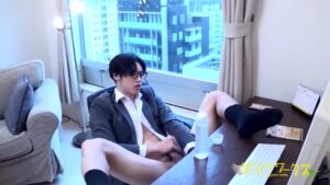 【ゲイ動画ビデオ】エリート筋肉イケメンリーマンの、エッチな素顔！　朝はトレーニングとオナニーを欠かすことが出来ません！