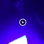 【Vine動画】サイリウムでジャニーズ系スリムイケメンの巨根を照らしたら妖しい雰囲気にｗ
